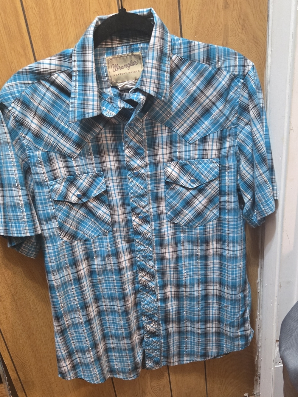 Wrangler Blue and Black Plaid Short-Sleeve Button-Down Shirt